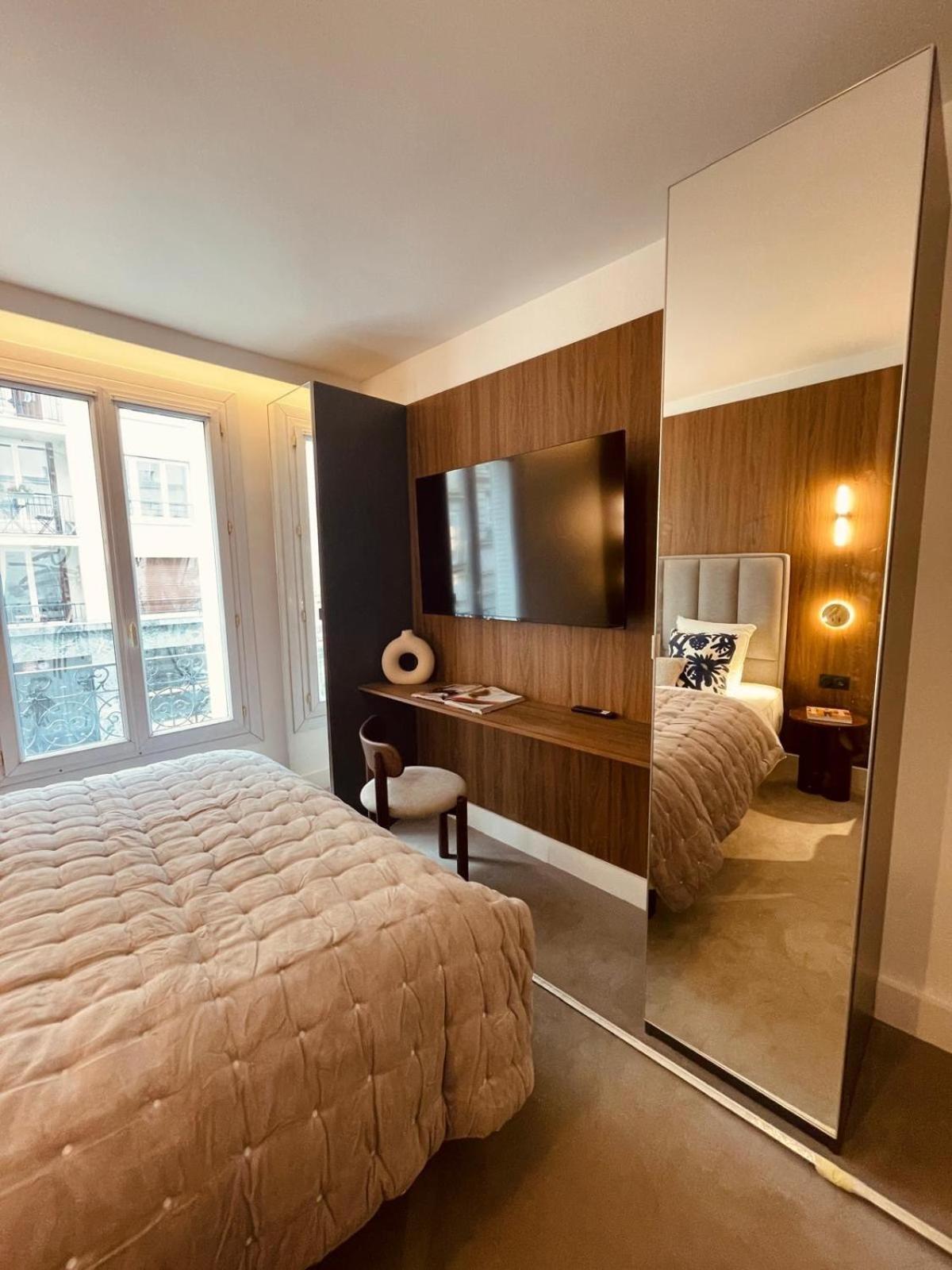 Hotel Card Parijs